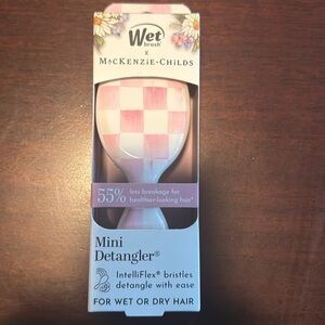 New in box Wet Brush Mackenzie-Childs